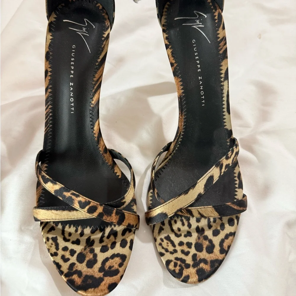 Giuseppe Zanotti Brown and Silver Heels with Stiletto Design NWOT - Picture 4 of 5